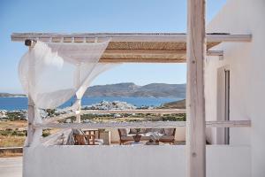 Nirome Luxury Suites Milos Greece