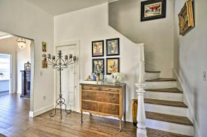 Classic Hillside Astoria Home with Gorge Views!