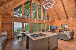 Luxe Jasper Cabin with Deck and Blue Ridge Mtn Views!