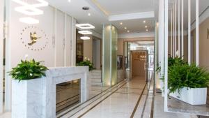 Italian Boulevard Modern Apartment