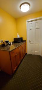 Junior Suite room in Olympic View Inn