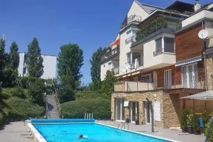 Peppy Apartment & Pool - Balatonarács