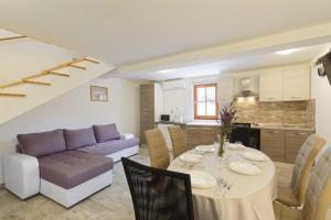 Holiday Homes Sunny Twins by Rent Istria