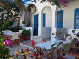 Studios Prevena Milos Greece