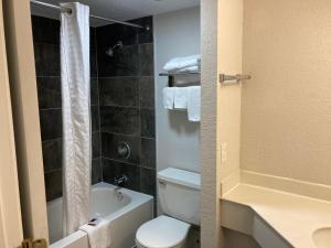 Double Room - Smoking room in Americas Best Value Inn Little Rock