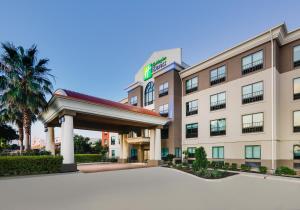 Holiday Inn Express & Suites San Antonio NW near SeaWorld, an IHG Hotel