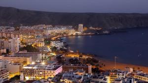 Chill-out Apartments with pools to relax in Tenerife South resort
