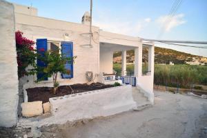 Barabas's Home - Traditional Home in Galissas Syros Greece