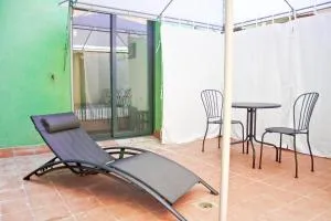 Urban Manesa city center apartment with private patio - Rocafort