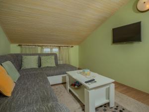Apartment Jukić-4 by Interhome 