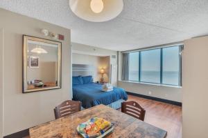Studio with Ocean View room in Atlantic Condo with Ocean View