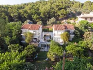 Heracles Guesthouse - Dhamiá