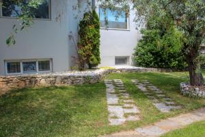 Mirador Apartments