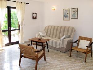 Holiday Home Lara by Interhome