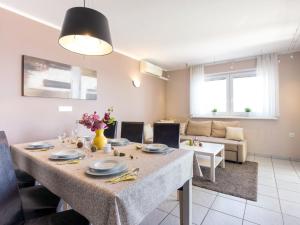 Holiday Home Filip & Katja by Interhome