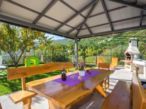 Apartment Andrea-2 by Interhome