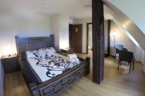 Appartements Au Nid de Cigogne : Grande Chambre Double 