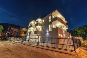 Harasta Lux