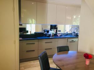 Villa 3 room AC bus stop pool parking 2 min beach by car