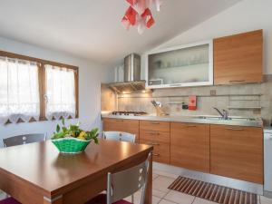 Apartment Villa Ginestra by Interhome