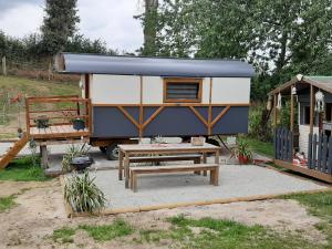 Campings LA ROULOTTE DE GERMAINE : photos des chambres