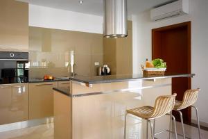 Private luxury Villa AZZURRO on Solta for up to 10 persons, free parking, very close to beach! FREE Kajak & Mountainbikes, GREAT living area & privacy!