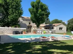 Le Mas du Pigeonnier - Roussas