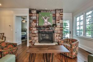Two-Bedroom House room in Indian Point Manor Cottage - Hiller Vacation Homes cottage
