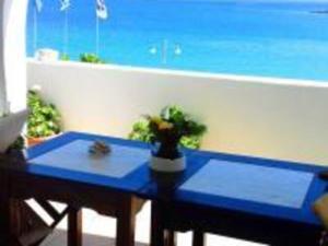 Breezy Holiday Home in Paros at Beach Paros Greece