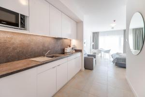 Aquamarina Prima Studio with Sea View by Renters