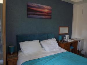 Double Room with Balcony room in The Chequers
