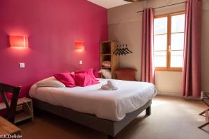 Hotels Logis - Hotel & Restaurant La Corne d 'Abondance : photos des chambres