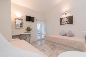 Fratelli Rooms Tinos Greece