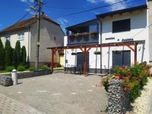 Penzion U Svaťoša - Starý Poddvorov