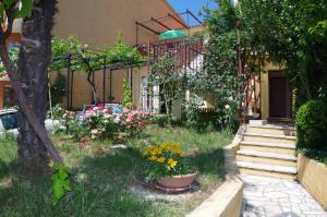 Holiday apartments Ružica, Pješčana uvala