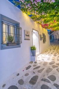 Fratelli Rooms Tinos Greece