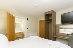 City Apartments - Monkbar Mews