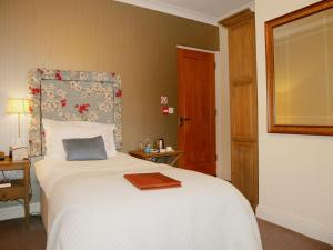 Single Ensuite Room room in The Angel in Wootton Bassett
