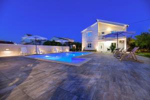 Pool house LUKA 