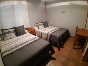 Hotel Los Leones, el más cercano a Warner