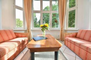 Apartment with Balcony room in Hohe Duene 6