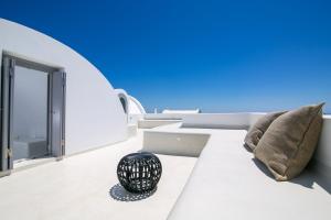 Philosophia Luxury Villa Santorini Greece