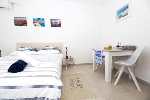 Apartments Monica 100 meters to beach near Split Trogir