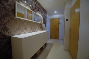 12th Floor Apartment Free Parking