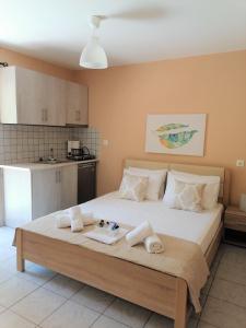 Ninis House 1 - 100m from beach NIDRI TOWN CENTER