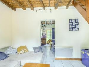 Villas Charming Cottage in Devay with Illuminated Garden : photos des chambres