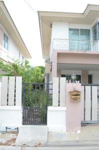 Modern room at Sabai Sabai Homestay Ayutthaya