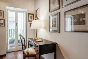 Domus Quiritum Charming, Appartamento dEpoca a Campo de Fiori