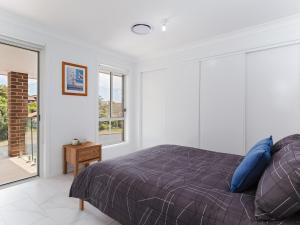 5 Bent Street huge house with Foxtel and Aircon