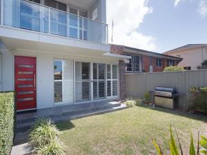 7a Judith Street stunning duplex with ducted air conditioning